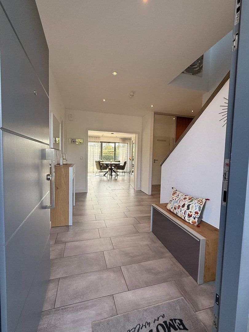 Prodej domu 193 m², pozemek 799 m², Velbert, Severní Porýní-Vestfálsko Prodej domu 193 m², pozemek 799 m², Velbert, Severní Porýní-Vestfálsko
