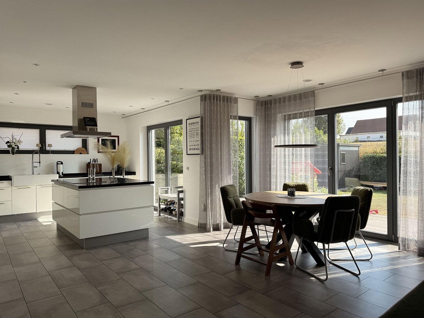 Prodej domu 193 m², pozemek 799 m², Velbert, Severní Porýní-Vestfálsko Prodej domu 193 m², pozemek 799 m², Velbert, Severní Porýní-Vestfálsko