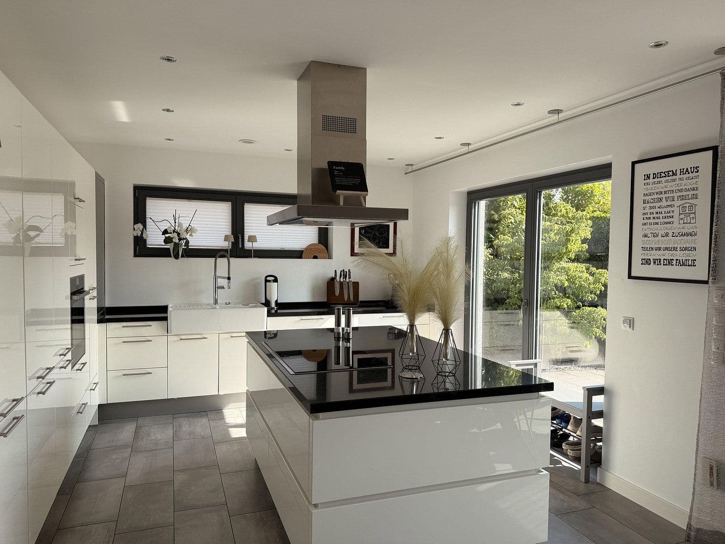 Prodej domu 193 m², pozemek 799 m², Velbert, Severní Porýní-Vestfálsko Prodej domu 193 m², pozemek 799 m², Velbert, Severní Porýní-Vestfálsko