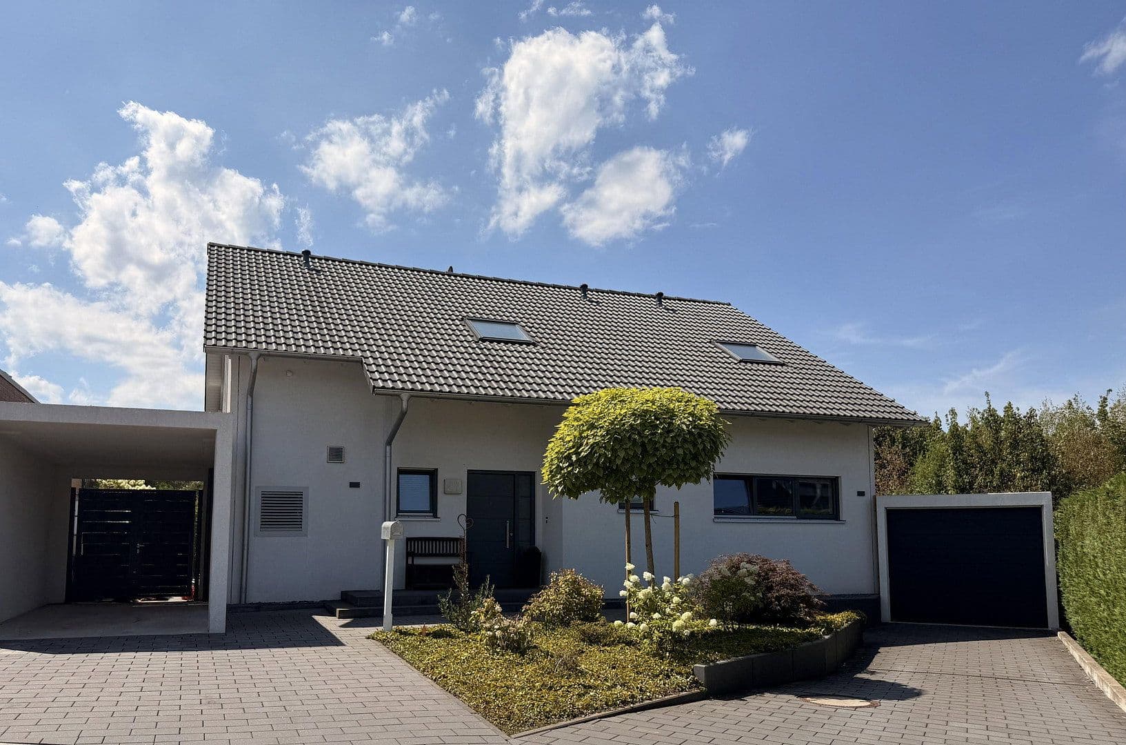 Prodej domu 193 m², pozemek 799 m², Velbert, Severní Porýní-Vestfálsko Prodej domu 193 m², pozemek 799 m², Velbert, Severní Porýní-Vestfálsko