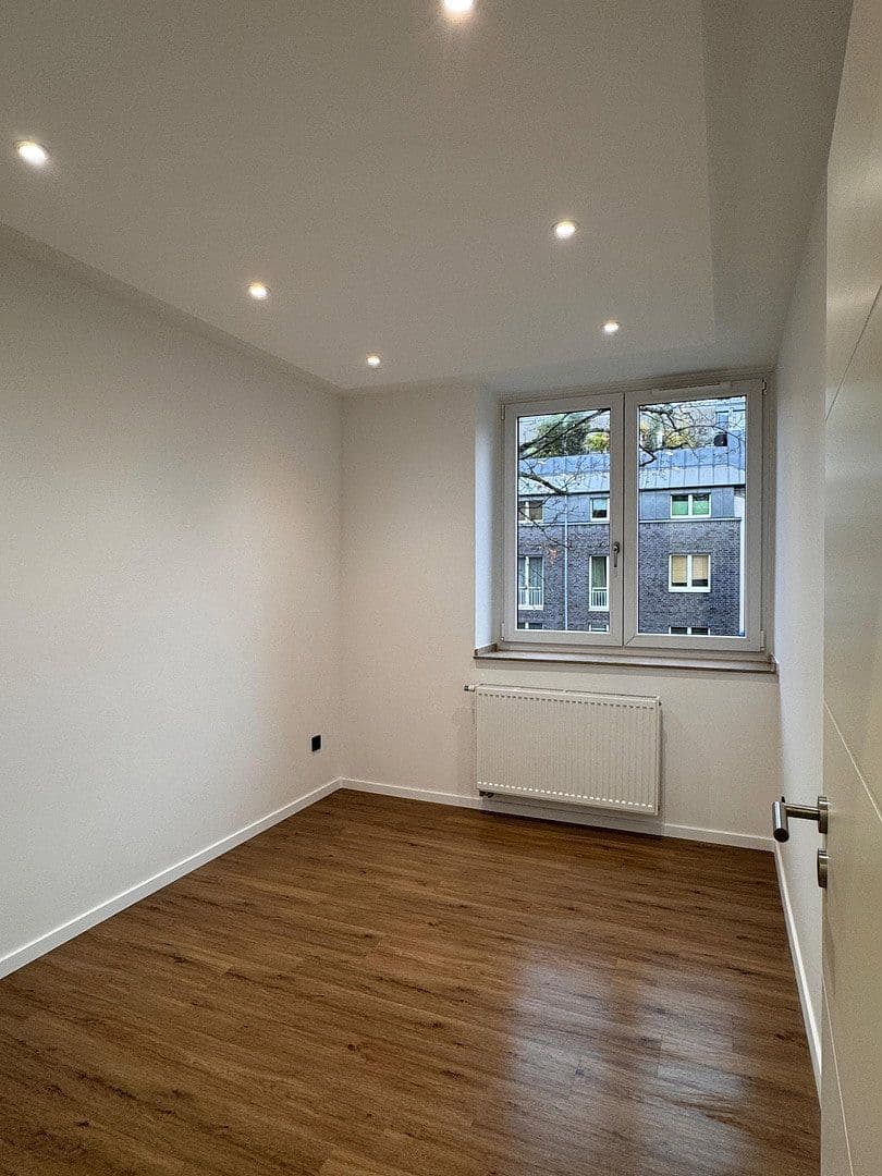 Prodej bytu 3+1 60 m², Düsseldorf, Severní Porýní-Vestfálsko Prodej bytu 3+1 60 m², Düsseldorf, Severní Porýní-Vestfálsko