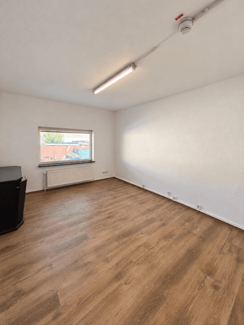Pronájem nebytového prostoru 725 m², Industriestraße 8, Barsbüttel, Šlesvicko-Holštýnsko Pronájem nebytového prostoru 725 m², Industriestraße 8, Barsbüttel, Šlesvicko-Holštýnsko