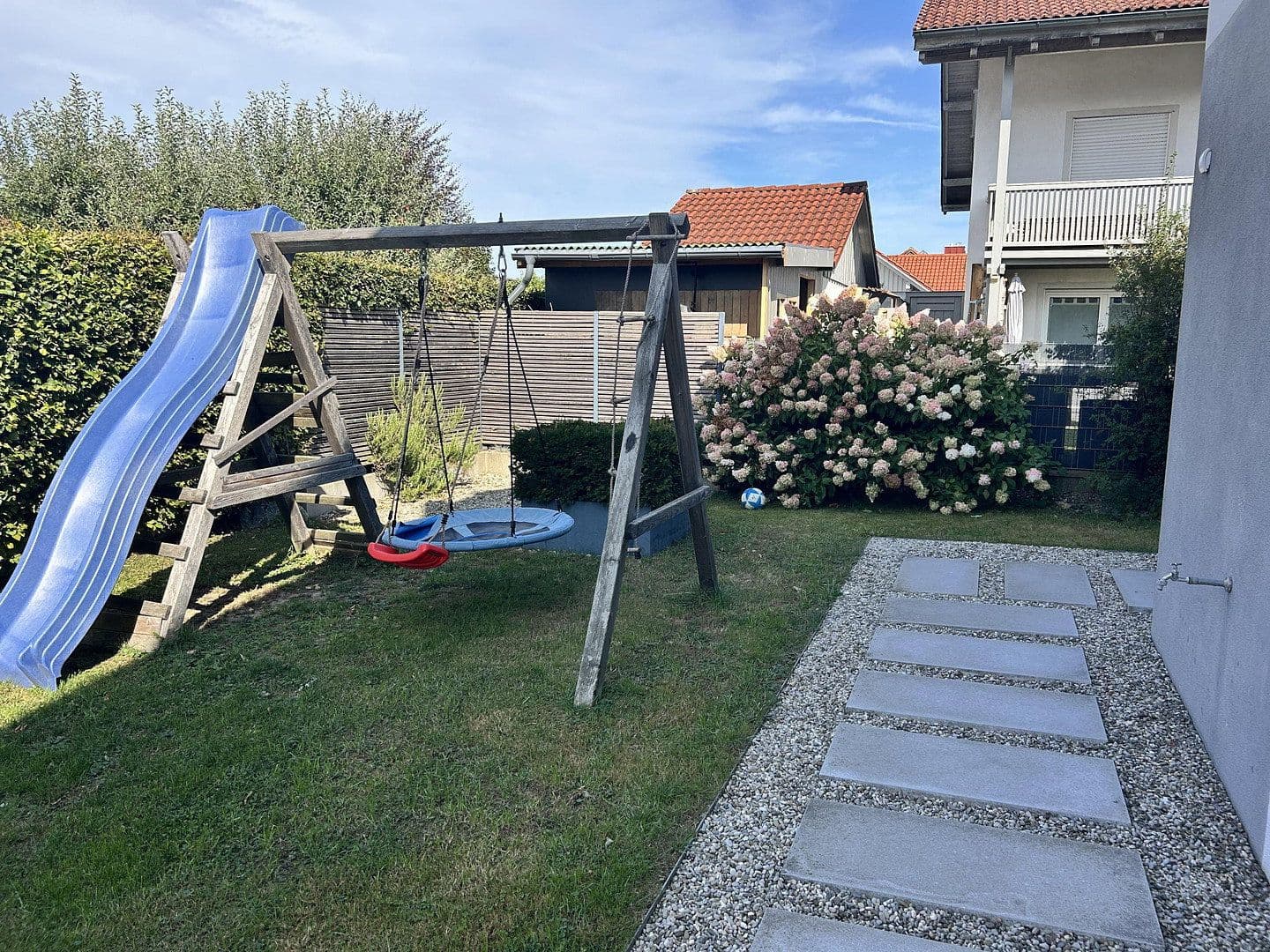 Pronájem domu 109 m², pozemek 355 m², Ampfing, Bavorsko Pronájem domu 109 m², pozemek 355 m², Ampfing, Bavorsko