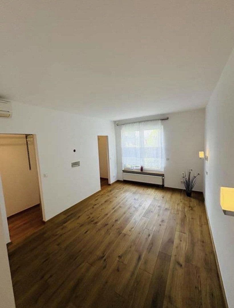 Prodej domu 185 m², pozemek 762 m², Aschaffenburg, Bavorsko Prodej domu 185 m², pozemek 762 m², Aschaffenburg, Bavorsko