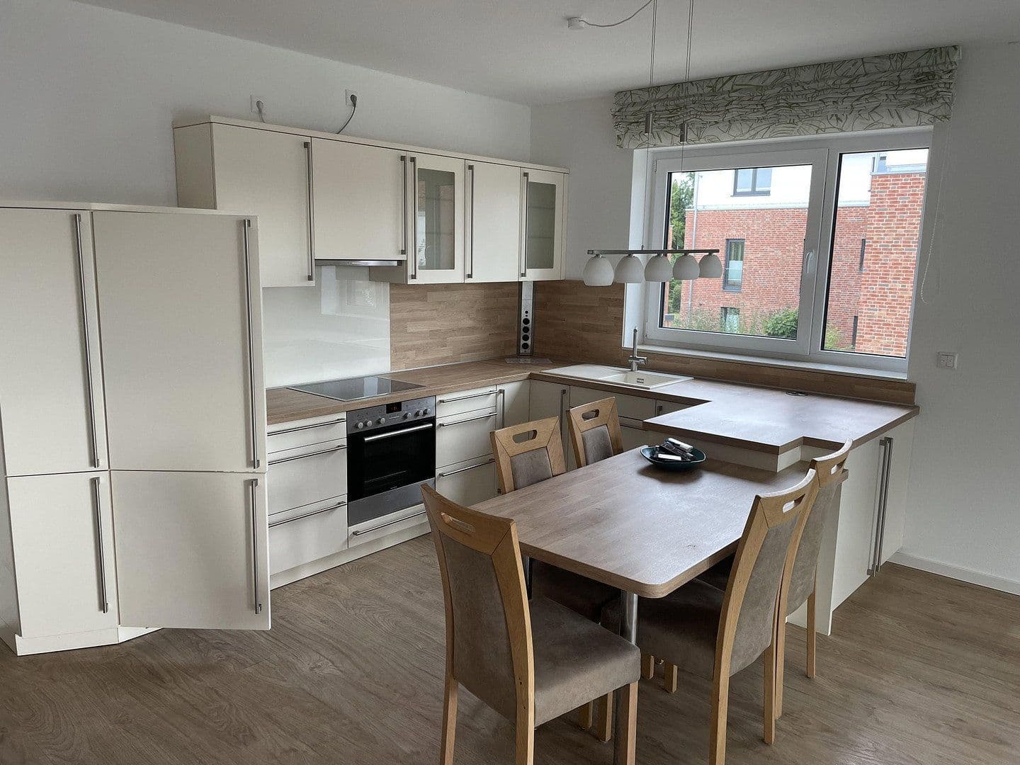 Pronájem bytu 3+1 96 m², Schillerstraße 2, Stadthagen, Dolní Sasko Pronájem bytu 3+1 96 m², Schillerstraße 2, Stadthagen, Dolní Sasko