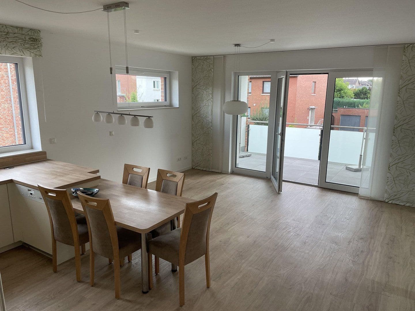 Pronájem bytu 3+1 96 m², Schillerstraße 2, Stadthagen, Dolní Sasko Pronájem bytu 3+1 96 m², Schillerstraße 2, Stadthagen, Dolní Sasko