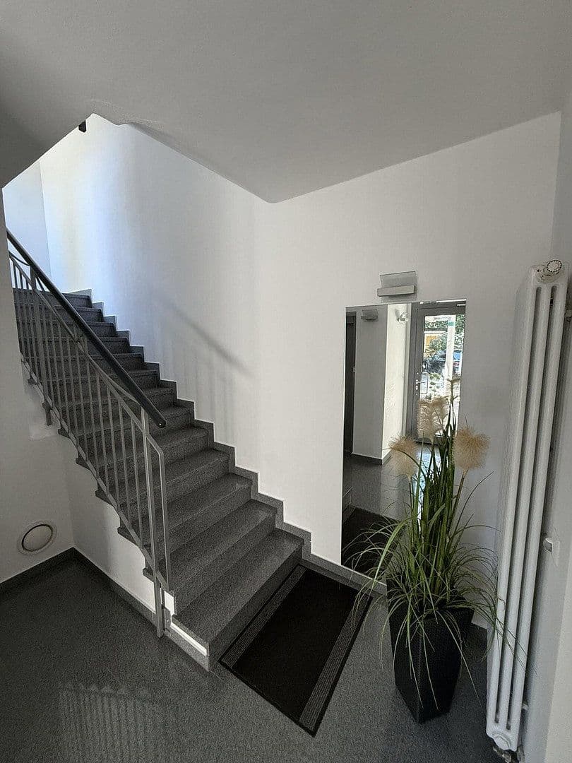 Pronájem bytu 2+1 116 m², Ellmaierstraße 6, Rosenheim, Bavorsko Pronájem bytu 2+1 116 m², Ellmaierstraße 6, Rosenheim, Bavorsko