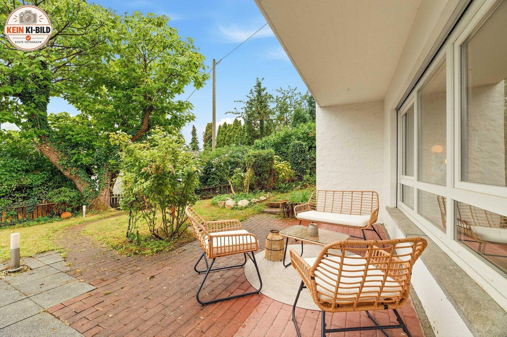 Prodej domu 110 m², pozemek 365 m², Spitzwiesenweg 8, Eningen unter Achalm, Bádensko-Württembersko Prodej domu 110 m², pozemek 365 m², Spitzwiesenweg 8, Eningen unter Achalm, Bádensko-Württembersko