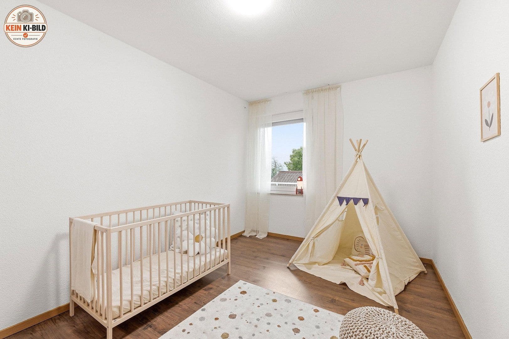 Prodej domu 110 m², pozemek 365 m², Spitzwiesenweg 8, Eningen unter Achalm, Bádensko-Württembersko Prodej domu 110 m², pozemek 365 m², Spitzwiesenweg 8, Eningen unter Achalm, Bádensko-Württembersko