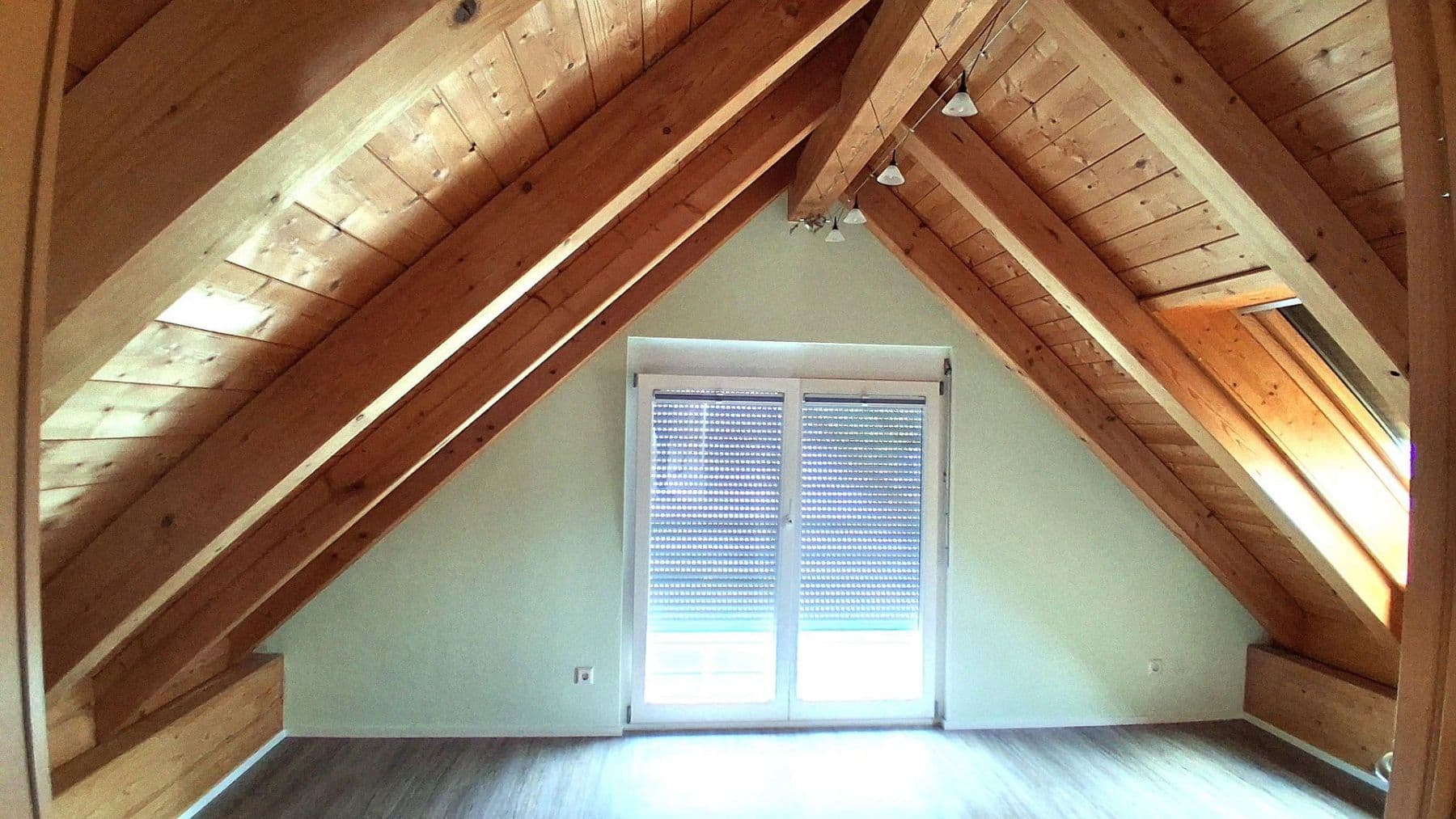 Pronájem bytu 4+1 112 m², Kernen im Remstal, Bádensko-Württembersko Pronájem bytu 4+1 112 m², Kernen im Remstal, Bádensko-Württembersko