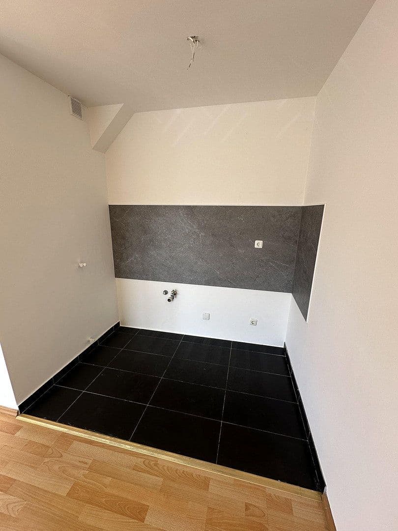 Prodej bytu 1+1 31 m², Odenwaldstraße 11, Flörsheim, Hessen Prodej bytu 1+1 31 m², Odenwaldstraße 11, Flörsheim, Hessen