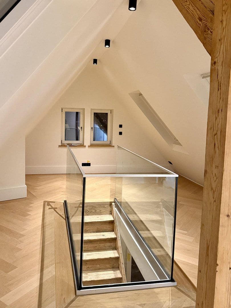Pronájem bytu 4+1 67 m², Stuttgart, Bádensko-Württembersko Pronájem bytu 4+1 67 m², Stuttgart, Bádensko-Württembersko