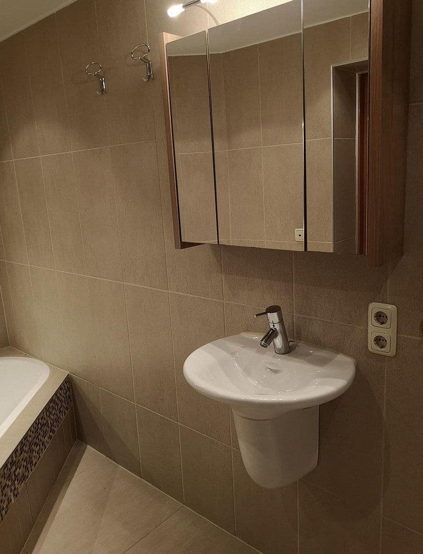 Prodej domu 230 m², pozemek 174 m², Bingen am Rhein, Porýní-Falc Prodej domu 230 m², pozemek 174 m², Bingen am Rhein, Porýní-Falc