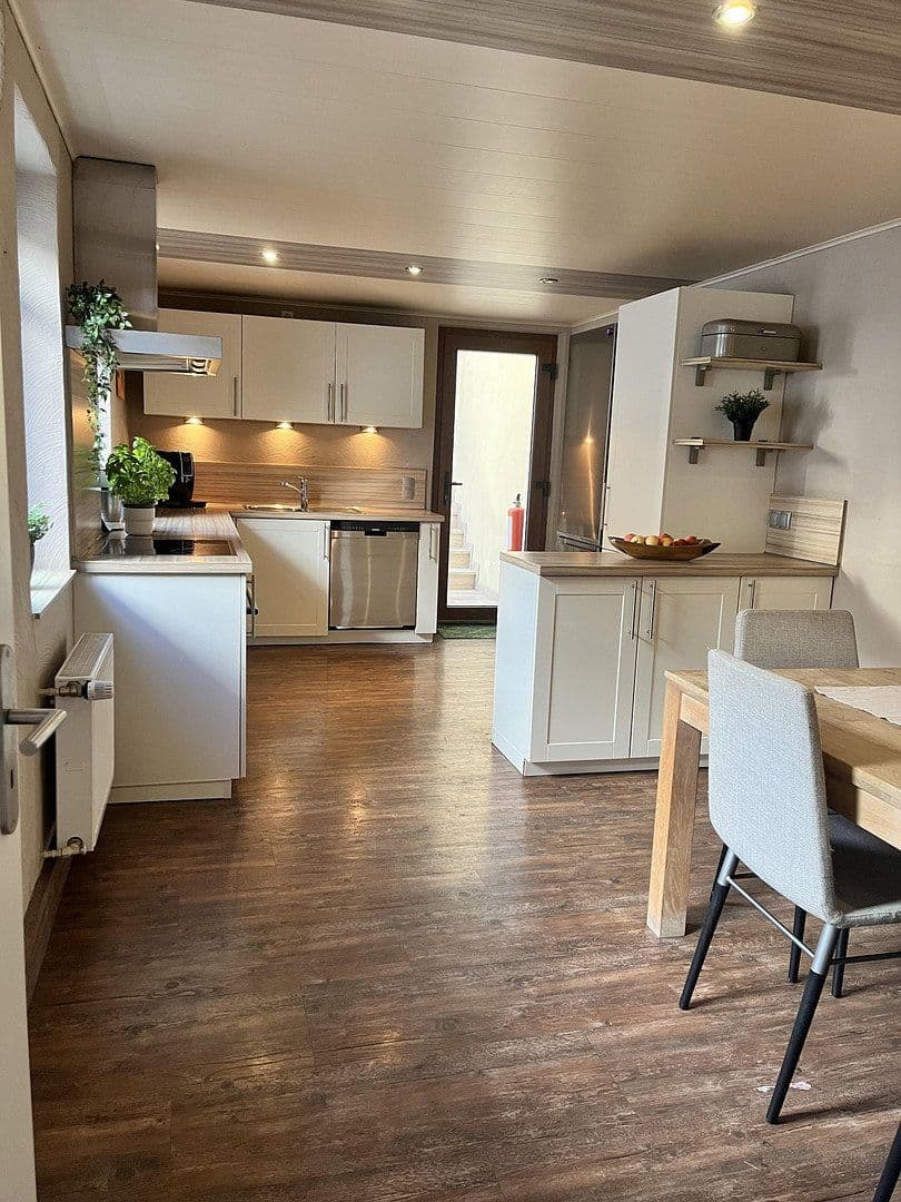 Prodej domu 230 m², pozemek 174 m², Bingen am Rhein, Porýní-Falc Prodej domu 230 m², pozemek 174 m², Bingen am Rhein, Porýní-Falc