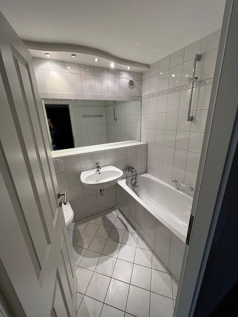 Pronájem bytu 1+1 40 m², Herzog-Johann-Str. 18, München, Bavorsko Pronájem bytu 1+1 40 m², Herzog-Johann-Str. 18, München, Bavorsko