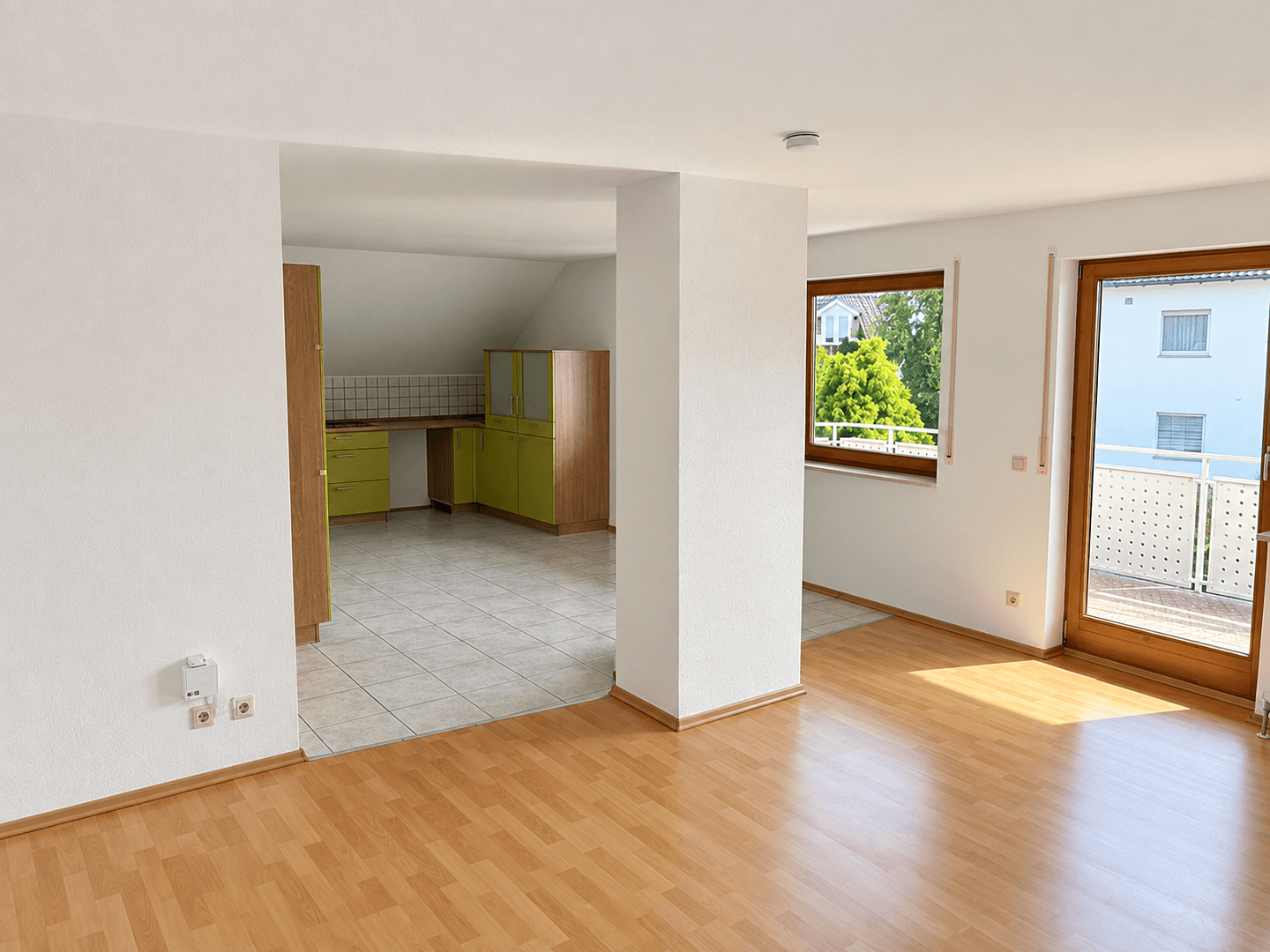 Pronájem bytu 4+1 96 m², Neuhausen, Bádensko-Württembersko Pronájem bytu 4+1 96 m², Neuhausen, Bádensko-Württembersko