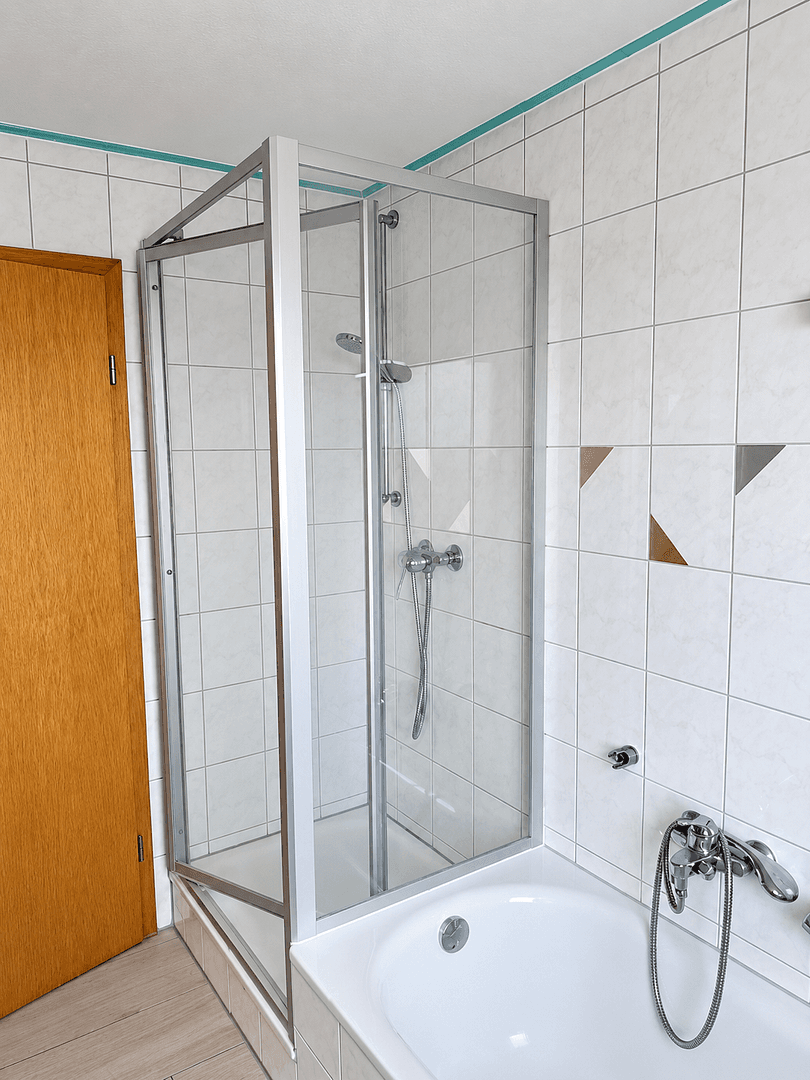 Pronájem bytu 4+1 96 m², Neuhausen, Bádensko-Württembersko Pronájem bytu 4+1 96 m², Neuhausen, Bádensko-Württembersko