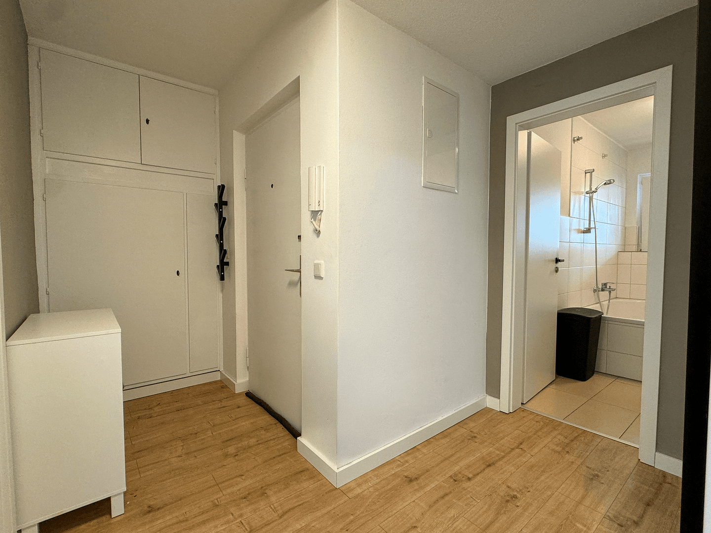 Pronájem bytu 3+1 75 m², Leverkusen, Severní Porýní-Vestfálsko Pronájem bytu 3+1 75 m², Leverkusen, Severní Porýní-Vestfálsko