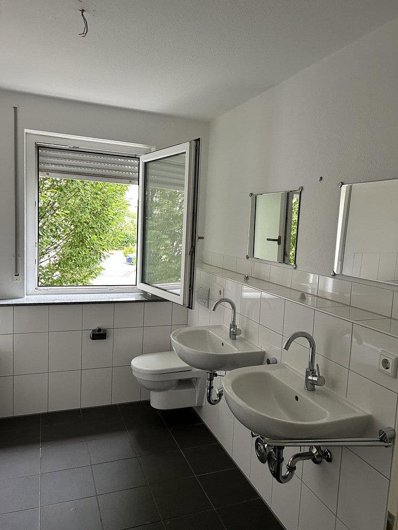 Pronájem bytu 3+1 85 m², Köln, Severní Porýní-Vestfálsko Pronájem bytu 3+1 85 m², Köln, Severní Porýní-Vestfálsko