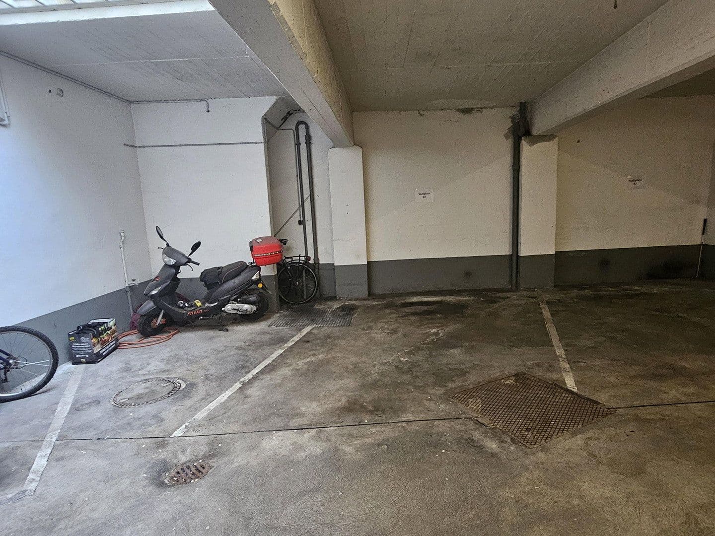 Pronájem garáže, Bagelstraße 98, Düsseldorf, Severní Porýní-Vestfálsko Pronájem garáže, Bagelstraße 98, Düsseldorf, Severní Porýní-Vestfálsko