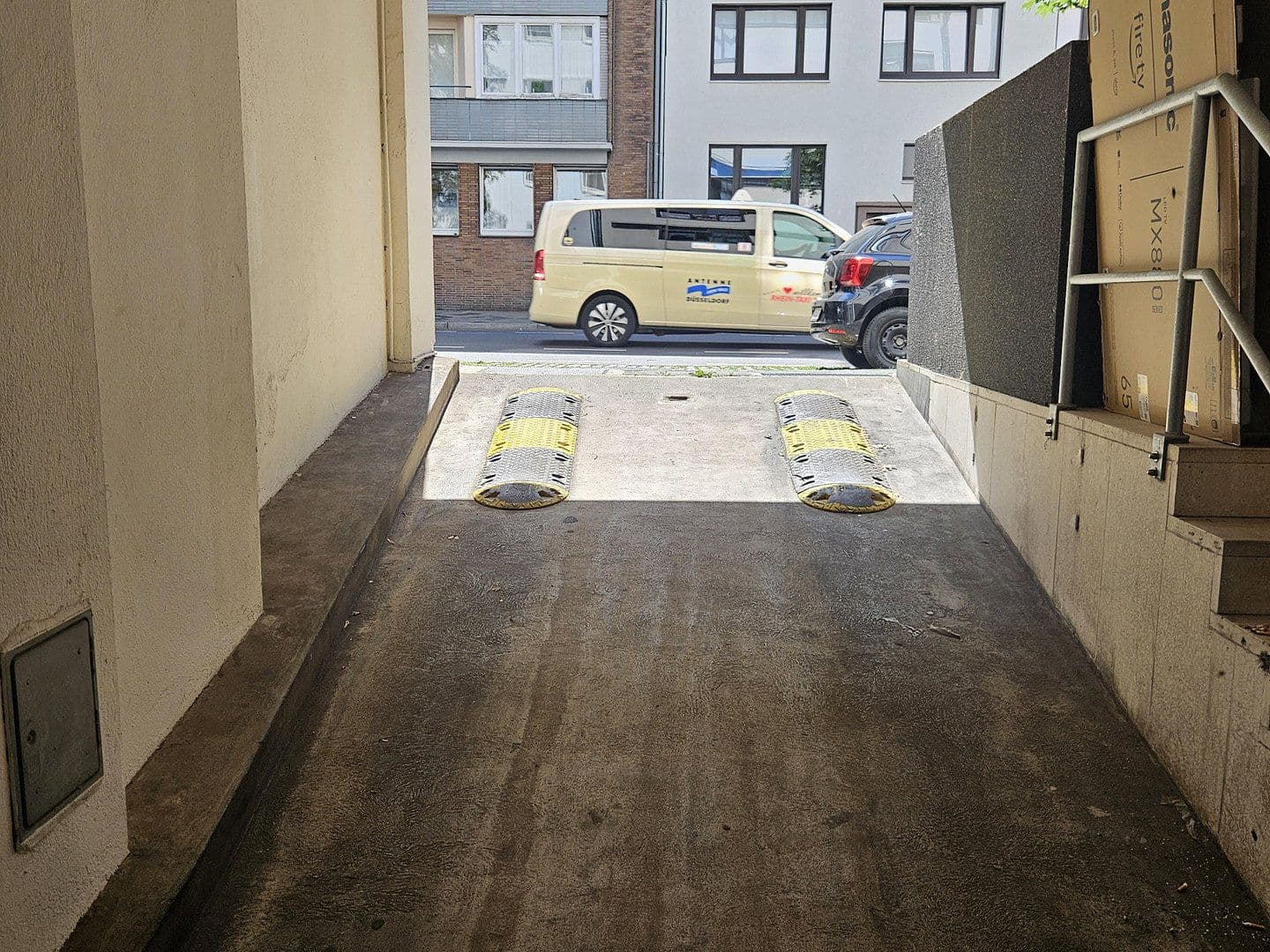 Pronájem garáže, Bagelstraße 98, Düsseldorf, Severní Porýní-Vestfálsko Pronájem garáže, Bagelstraße 98, Düsseldorf, Severní Porýní-Vestfálsko