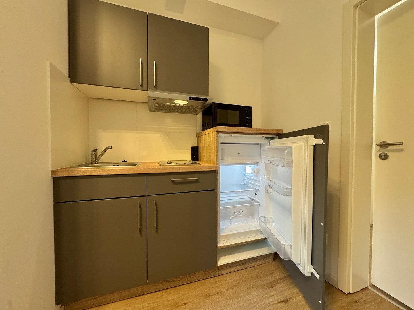 Pronájem bytu 1+1 20 m², Durlach, Bádensko-Württembersko Pronájem bytu 1+1 20 m², Durlach, Bádensko-Württembersko