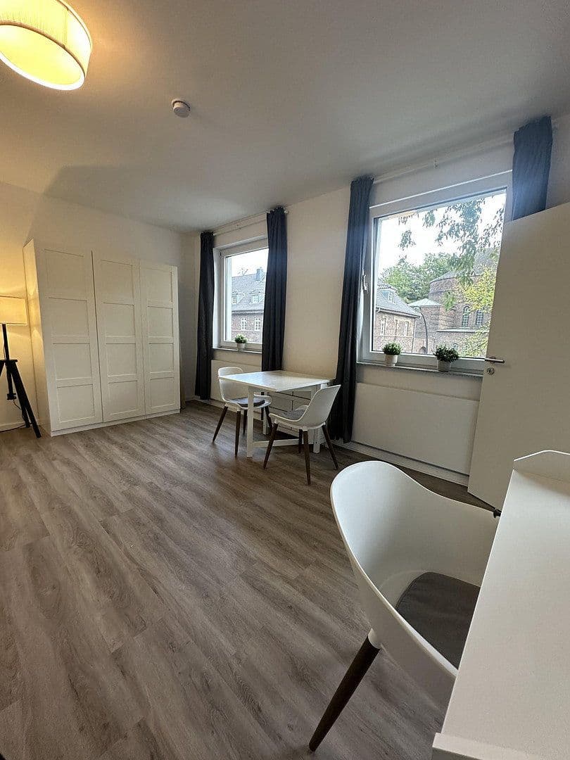 Pronájem bytu 1+1 32 m², Albertstraße 76, Düsseldorf, Severní Porýní-Vestfálsko Pronájem bytu 1+1 32 m², Albertstraße 76, Düsseldorf, Severní Porýní-Vestfálsko