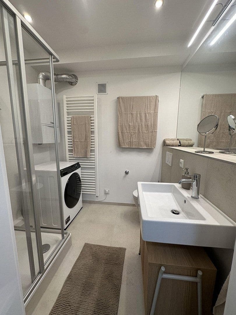 Pronájem bytu 1+1 32 m², Albertstraße 76, Düsseldorf, Severní Porýní-Vestfálsko Pronájem bytu 1+1 32 m², Albertstraße 76, Düsseldorf, Severní Porýní-Vestfálsko