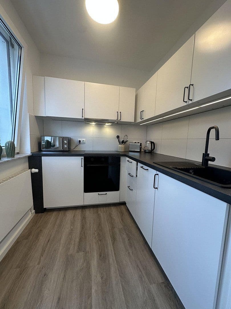 Pronájem bytu 1+1 32 m², Albertstraße 76, Düsseldorf, Severní Porýní-Vestfálsko Pronájem bytu 1+1 32 m², Albertstraße 76, Düsseldorf, Severní Porýní-Vestfálsko