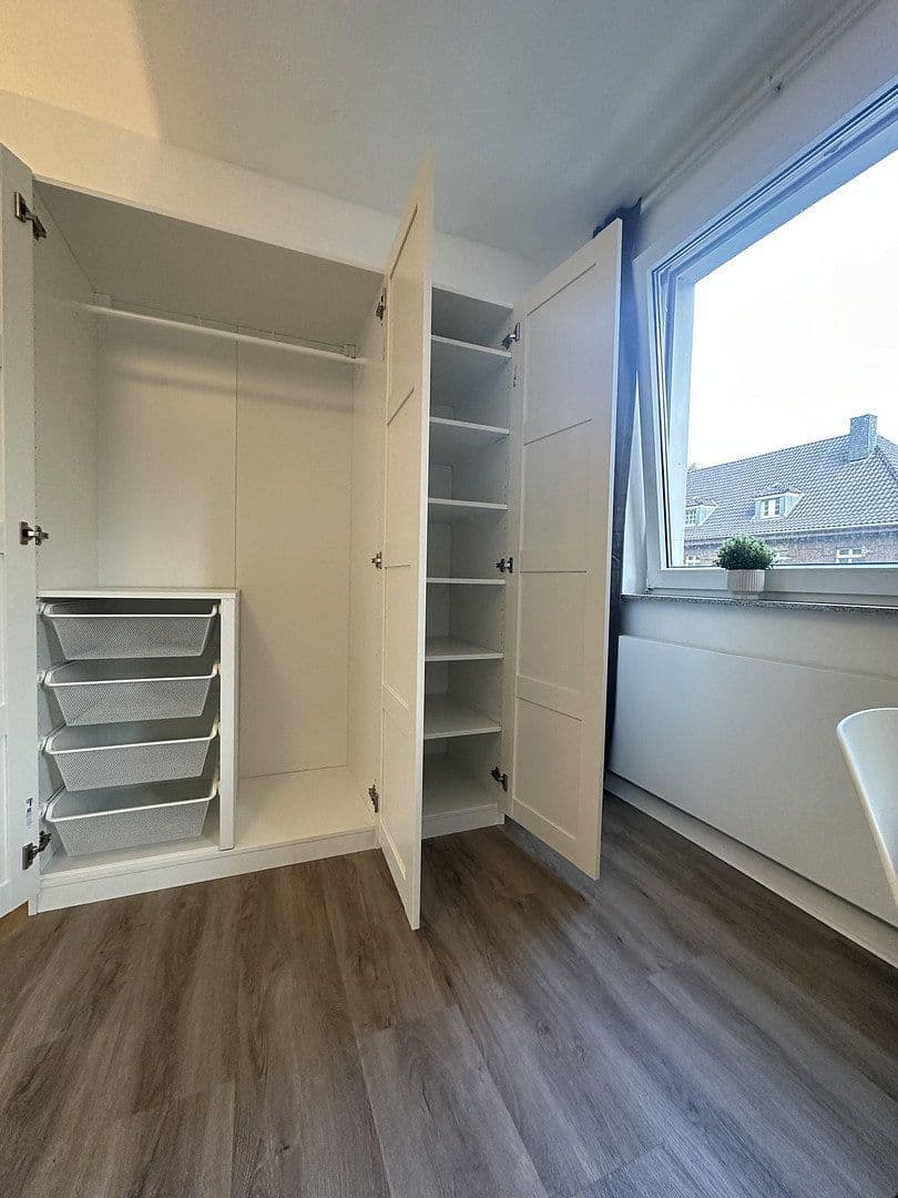 Pronájem bytu 1+1 32 m², Albertstraße 76, Düsseldorf, Severní Porýní-Vestfálsko Pronájem bytu 1+1 32 m², Albertstraße 76, Düsseldorf, Severní Porýní-Vestfálsko