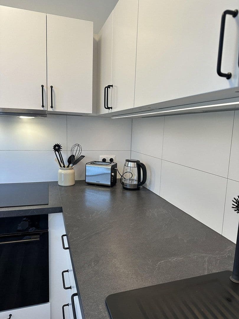 Pronájem bytu 1+1 32 m², Albertstraße 76, Düsseldorf, Severní Porýní-Vestfálsko Pronájem bytu 1+1 32 m², Albertstraße 76, Düsseldorf, Severní Porýní-Vestfálsko
