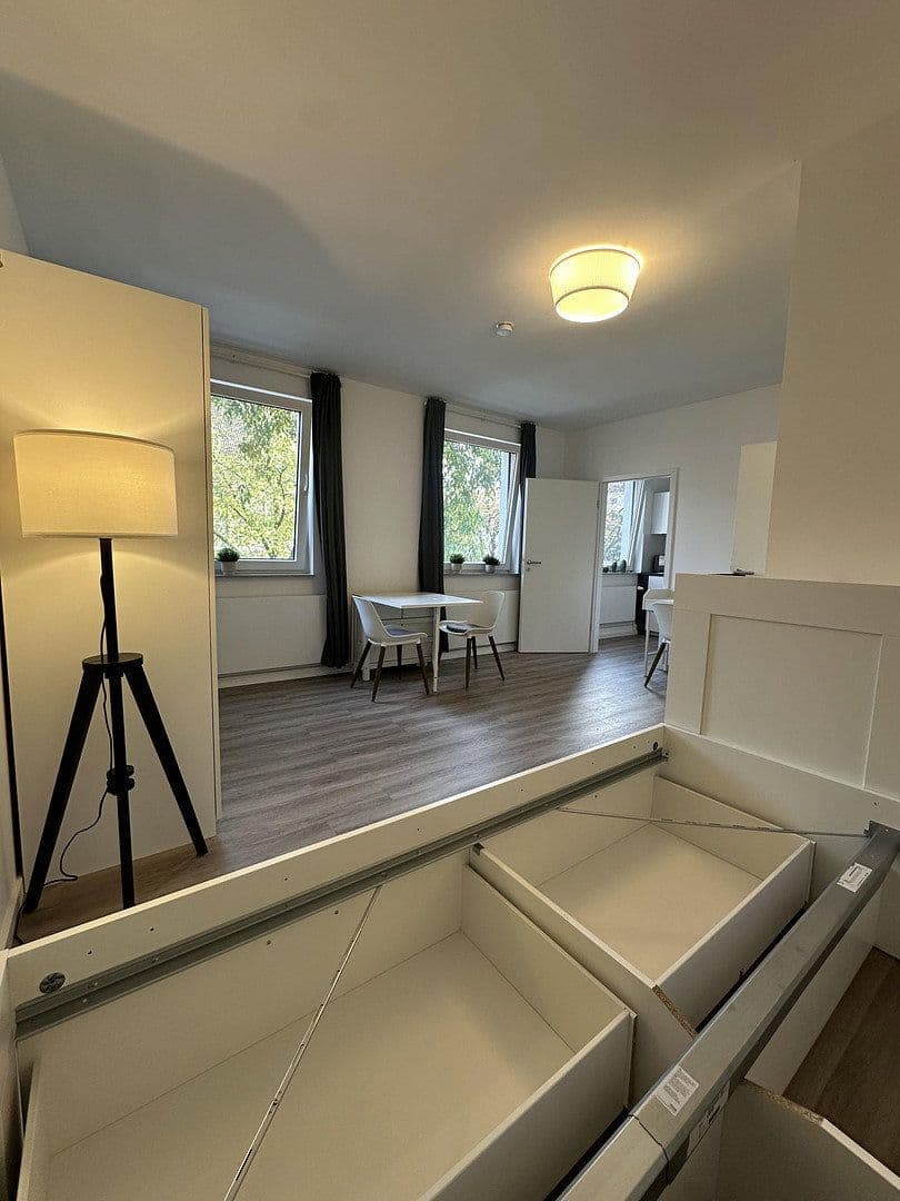 Pronájem bytu 1+1 32 m², Albertstraße 76, Düsseldorf, Severní Porýní-Vestfálsko Pronájem bytu 1+1 32 m², Albertstraße 76, Düsseldorf, Severní Porýní-Vestfálsko