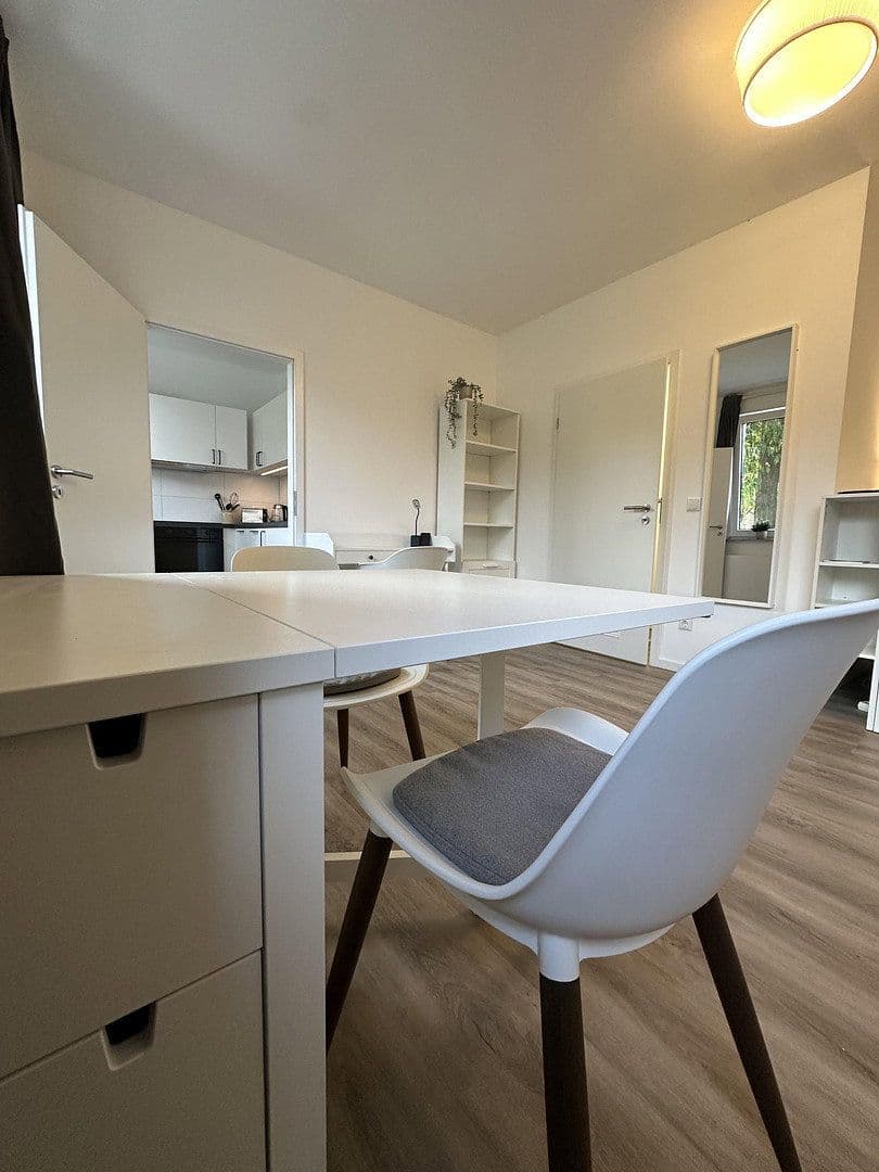 Pronájem bytu 1+1 32 m², Albertstraße 76, Düsseldorf, Severní Porýní-Vestfálsko Pronájem bytu 1+1 32 m², Albertstraße 76, Düsseldorf, Severní Porýní-Vestfálsko
