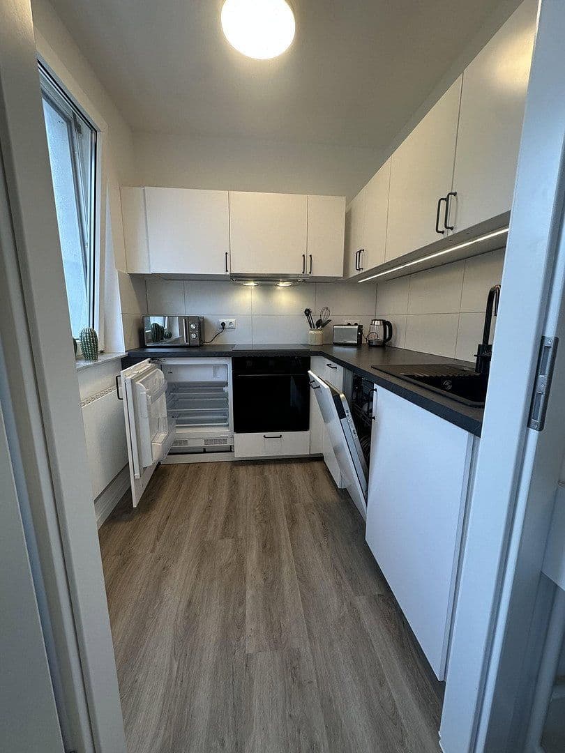 Pronájem bytu 1+1 32 m², Albertstraße 76, Düsseldorf, Severní Porýní-Vestfálsko Pronájem bytu 1+1 32 m², Albertstraße 76, Düsseldorf, Severní Porýní-Vestfálsko