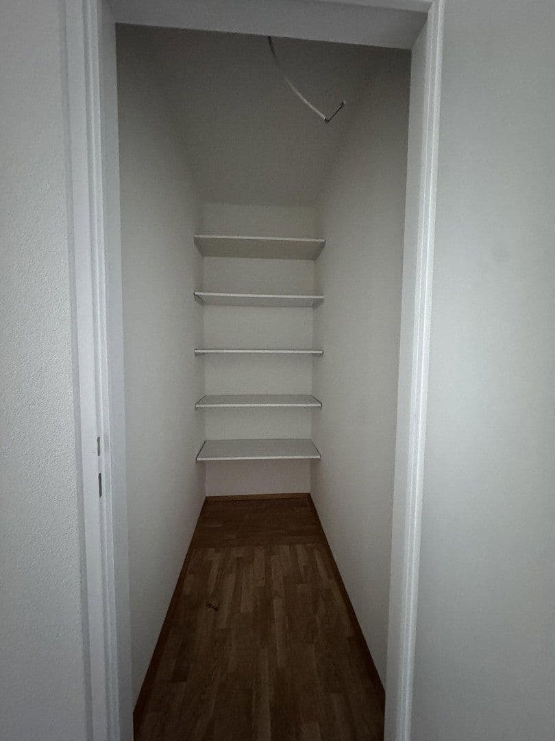 Pronájem bytu 3+1 81 m², Römerstr. 3, Rottweil, Bádensko-Württembersko Pronájem bytu 3+1 81 m², Römerstr. 3, Rottweil, Bádensko-Württembersko