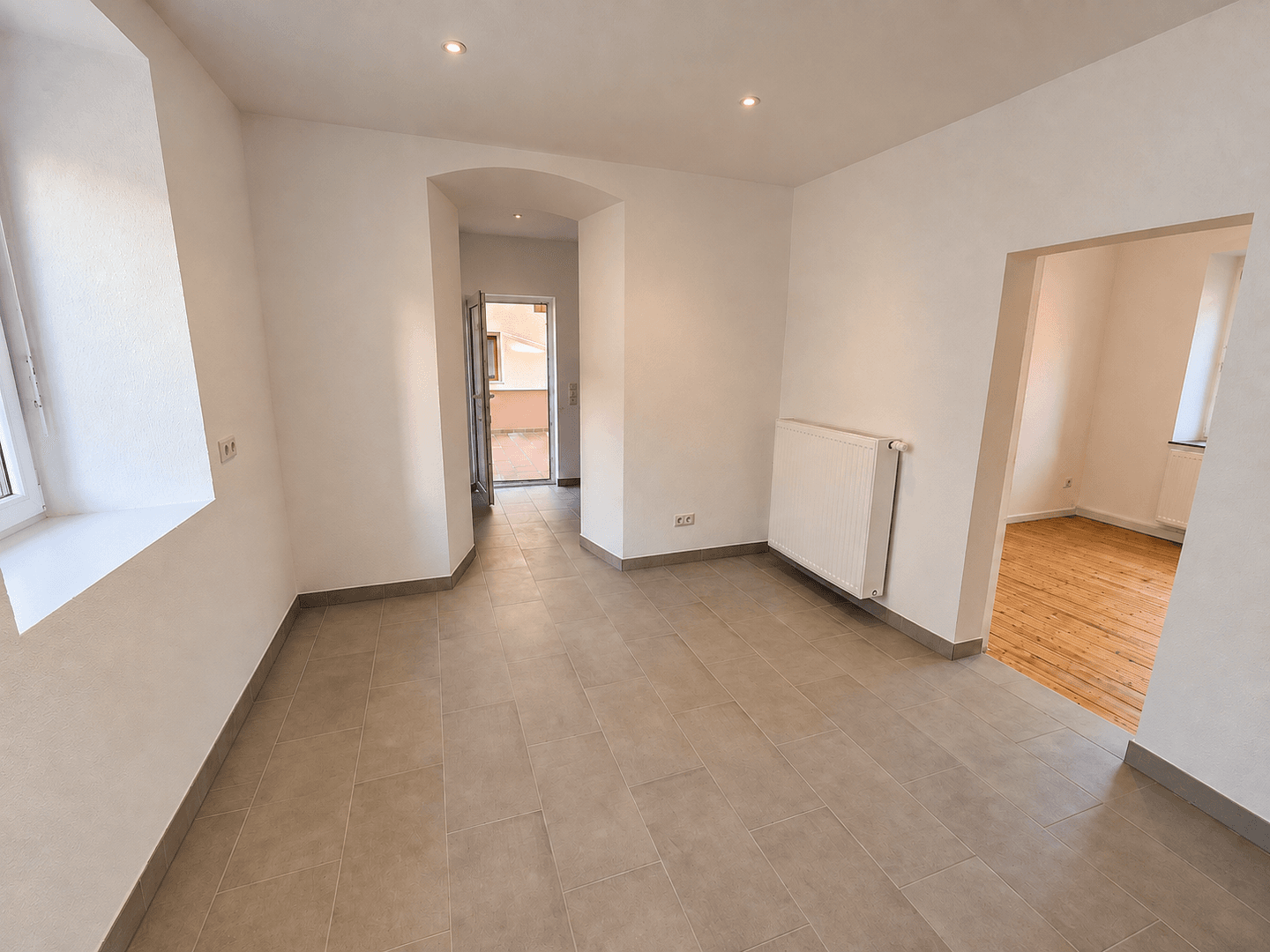 Pronájem bytu 2+1 90 m², Höhr-Grenzhausen, Porýní-Falc Pronájem bytu 2+1 90 m², Höhr-Grenzhausen, Porýní-Falc