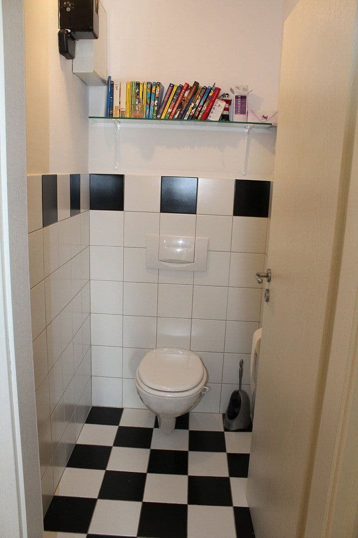 Pronájem bytu 4+kk 100 m², Beermiss 7, Bad Wildbad, Bádensko-Württembersko Pronájem bytu 4+kk 100 m², Beermiss 7, Bad Wildbad, Bádensko-Württembersko