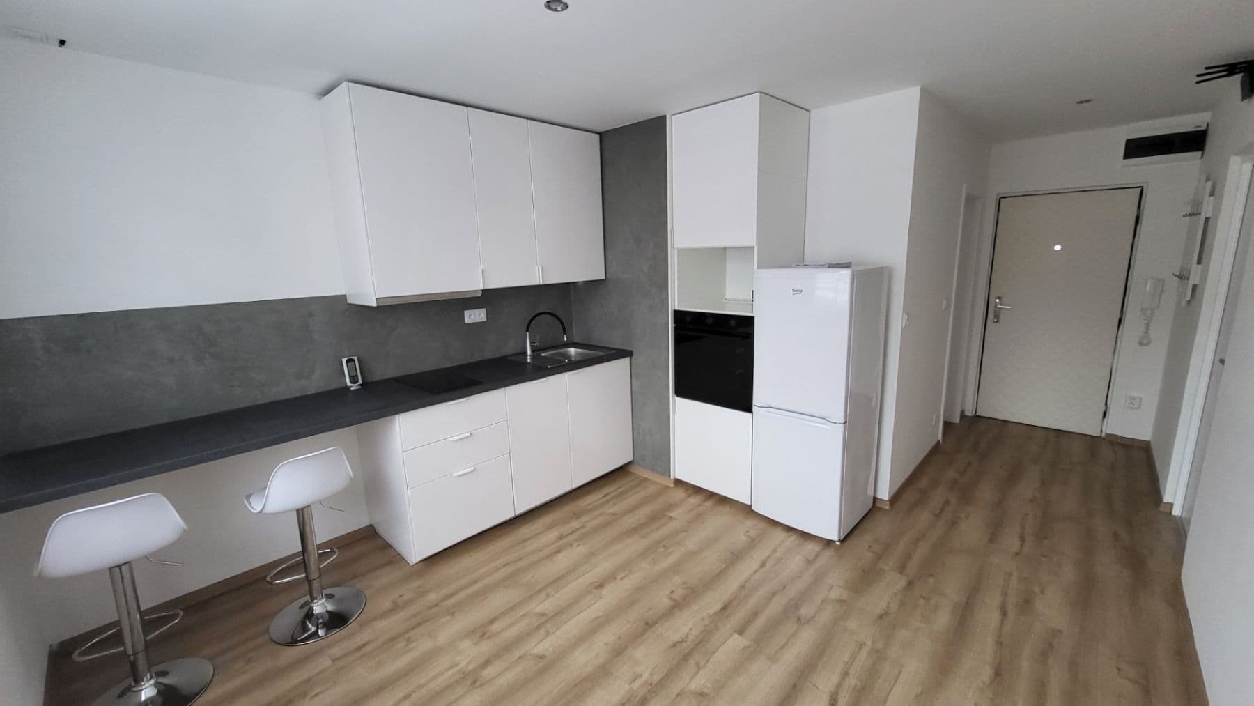 Pronájem bytu 2+kk 37 m², Kryblická, Trutnov, Královéhradecký kraj Pronájem bytu 2+kk 37 m², Kryblická, Trutnov, Královéhradecký kraj