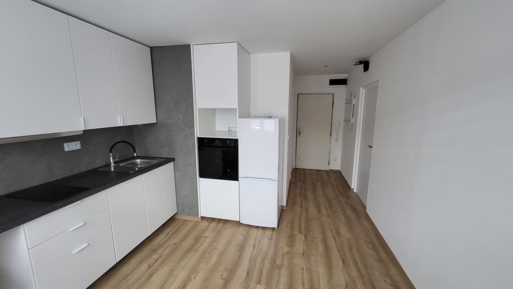 Pronájem bytu 2+kk 37 m², Kryblická, Trutnov, Královéhradecký kraj Pronájem bytu 2+kk 37 m², Kryblická, Trutnov, Královéhradecký kraj
