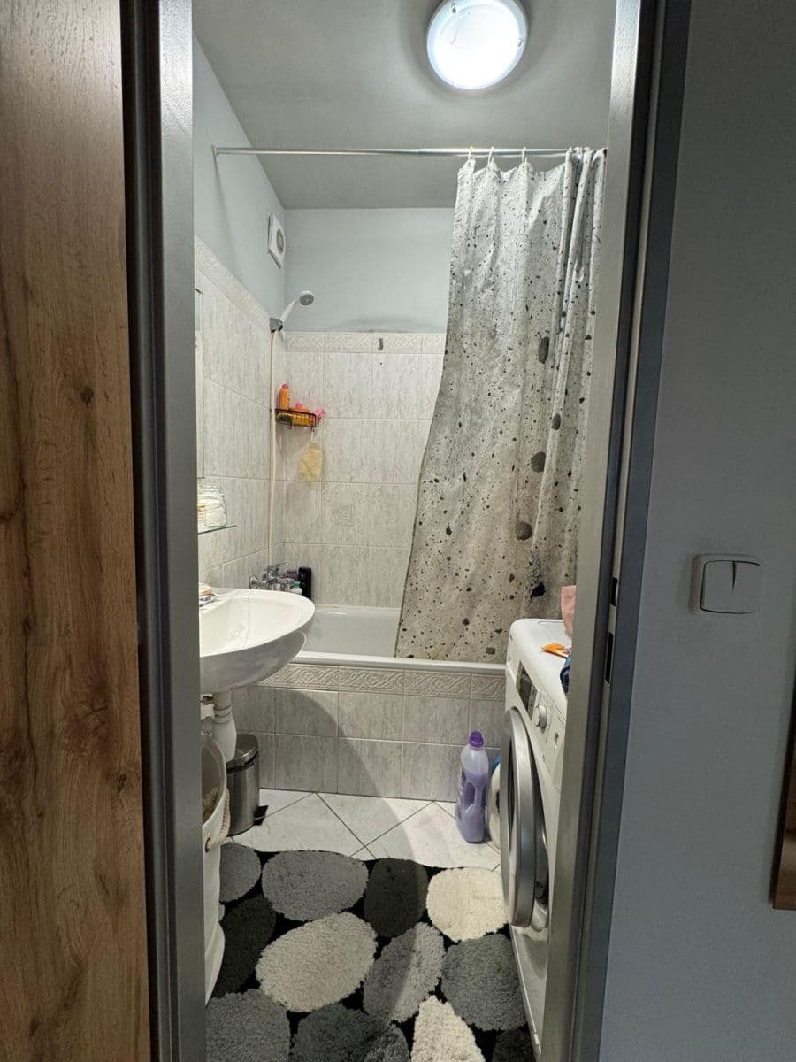 Pronájem bytu 2+kk 44 m², Čsl. armády, Hostivice, Středočeský kraj Pronájem bytu 2+kk 44 m², Čsl. armády, Hostivice, Středočeský kraj