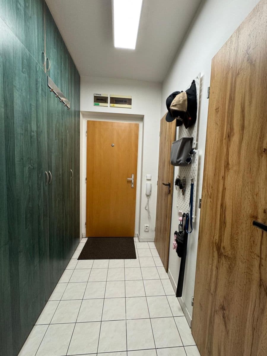 Pronájem bytu 2+kk 44 m², Čsl. armády, Hostivice, Středočeský kraj Pronájem bytu 2+kk 44 m², Čsl. armády, Hostivice, Středočeský kraj