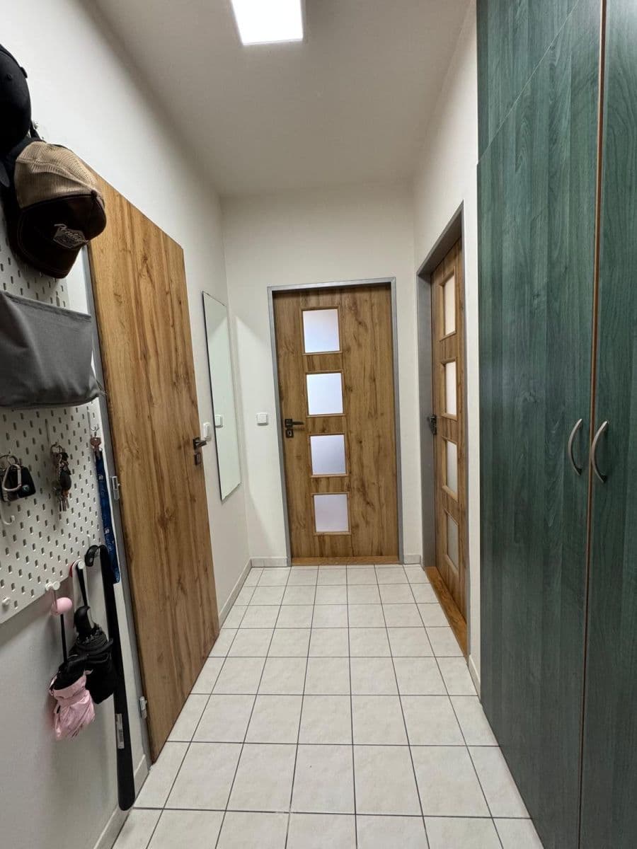 Pronájem bytu 2+kk 44 m², Čsl. armády, Hostivice, Středočeský kraj Pronájem bytu 2+kk 44 m², Čsl. armády, Hostivice, Středočeský kraj