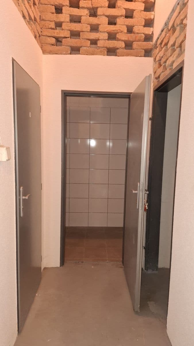Prodej nebytového prostoru 4 m², U Rajské zahrady, Praha, Praha Prodej nebytového prostoru 4 m², U Rajské zahrady, Praha, Praha