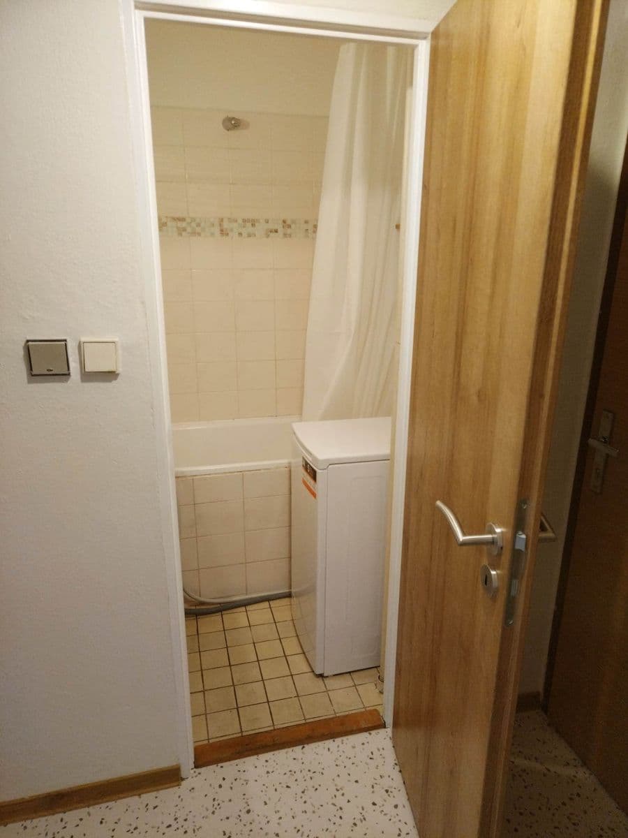 Pronájem bytu 2+kk 45 m², Gutova, Praha, Praha Pronájem bytu 2+kk 45 m², Gutova, Praha, Praha