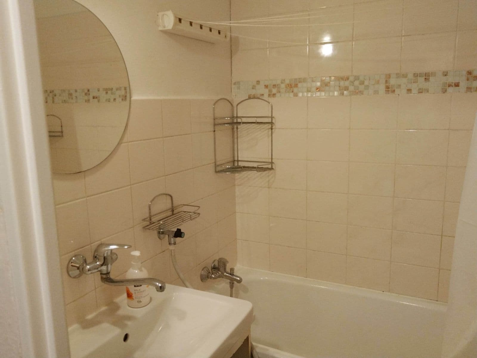 Pronájem bytu 2+kk 45 m², Gutova, Praha, Praha Pronájem bytu 2+kk 45 m², Gutova, Praha, Praha