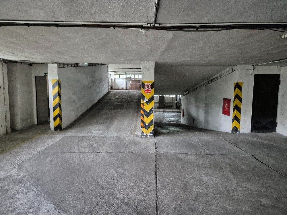 Prodej garáže 12 m², Loosova, Brno, Jihomoravský kraj Prodej garáže 12 m², Loosova, Brno, Jihomoravský kraj