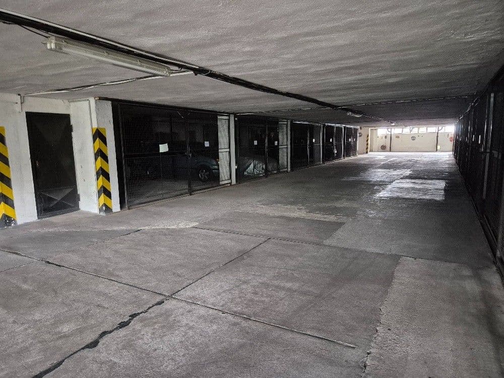 Prodej garáže 12 m², Loosova, Brno, Jihomoravský kraj Prodej garáže 12 m², Loosova, Brno, Jihomoravský kraj