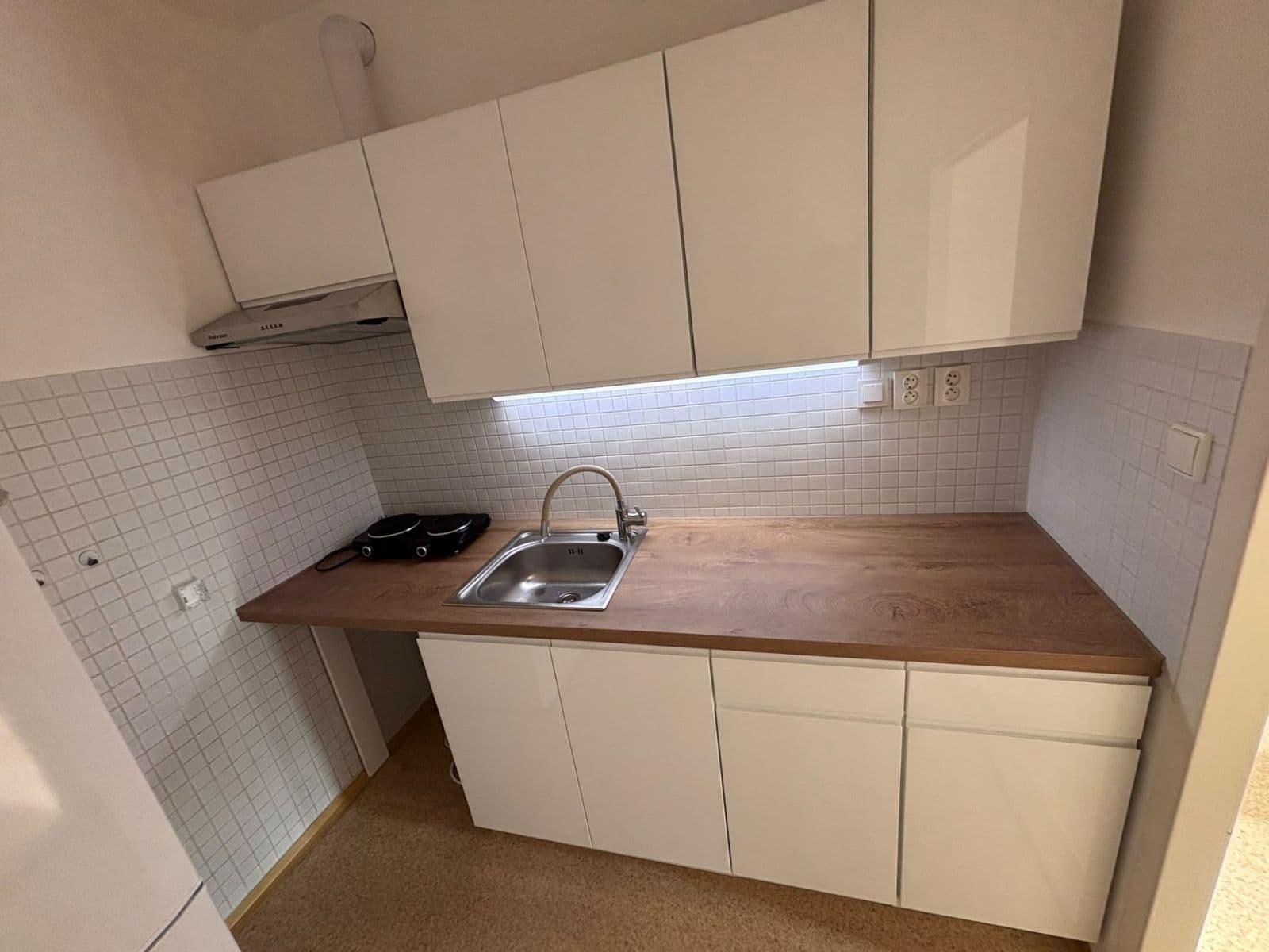 Pronájem bytu 2+kk 43 m², Chabařovická, Praha, Praha Pronájem bytu 2+kk 43 m², Chabařovická, Praha, Praha