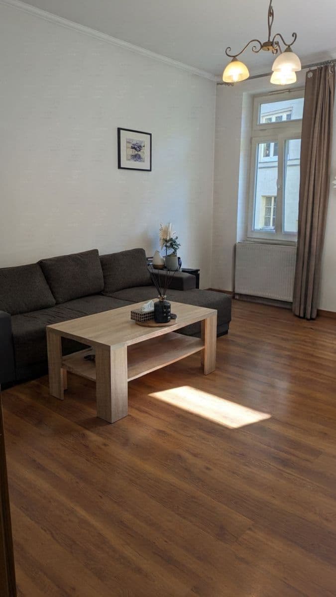 Pronájem bytu 2+1 53 m², Krále Jiřího, Karlovy Vary, Karlovarský kraj Pronájem bytu 2+1 53 m², Krále Jiřího, Karlovy Vary, Karlovarský kraj