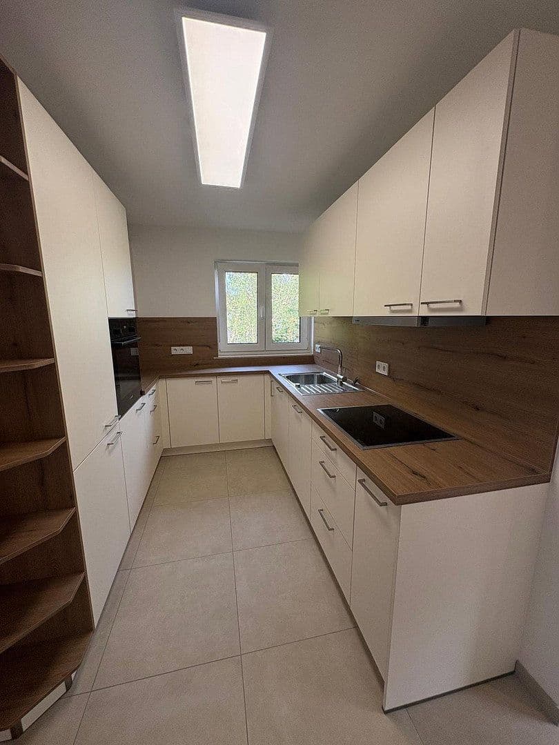 Pronájem bytu 5+1 135 m², Frühlingstrasse 9, Karlsbad, Bádensko-Württembersko Pronájem bytu 5+1 135 m², Frühlingstrasse 9, Karlsbad, Bádensko-Württembersko